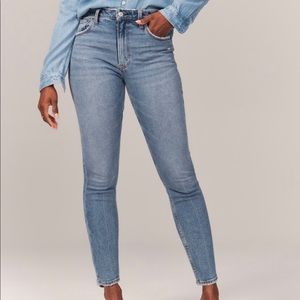 Abercrombie Curve Love High Rise Skinny (new with tags)